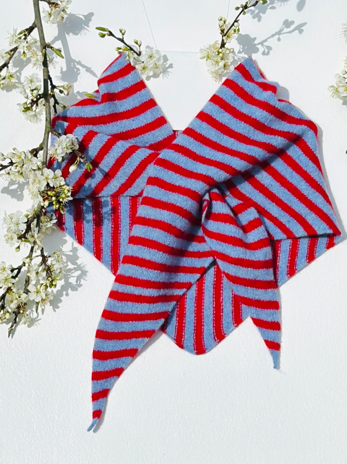 Pale Blue & Red Single-Layered Skinny Striped Pull-Through Kerchief