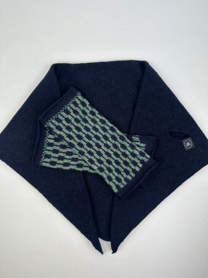 Peacock Green and Navy Blue Cascade Lambswool Wristies