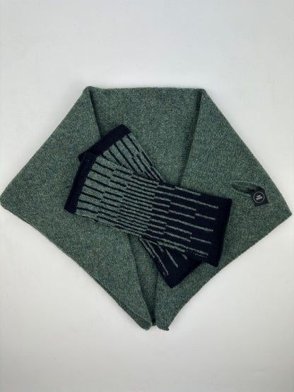 Peacock Green and Navy Blue Reverb Lambswool Wristies