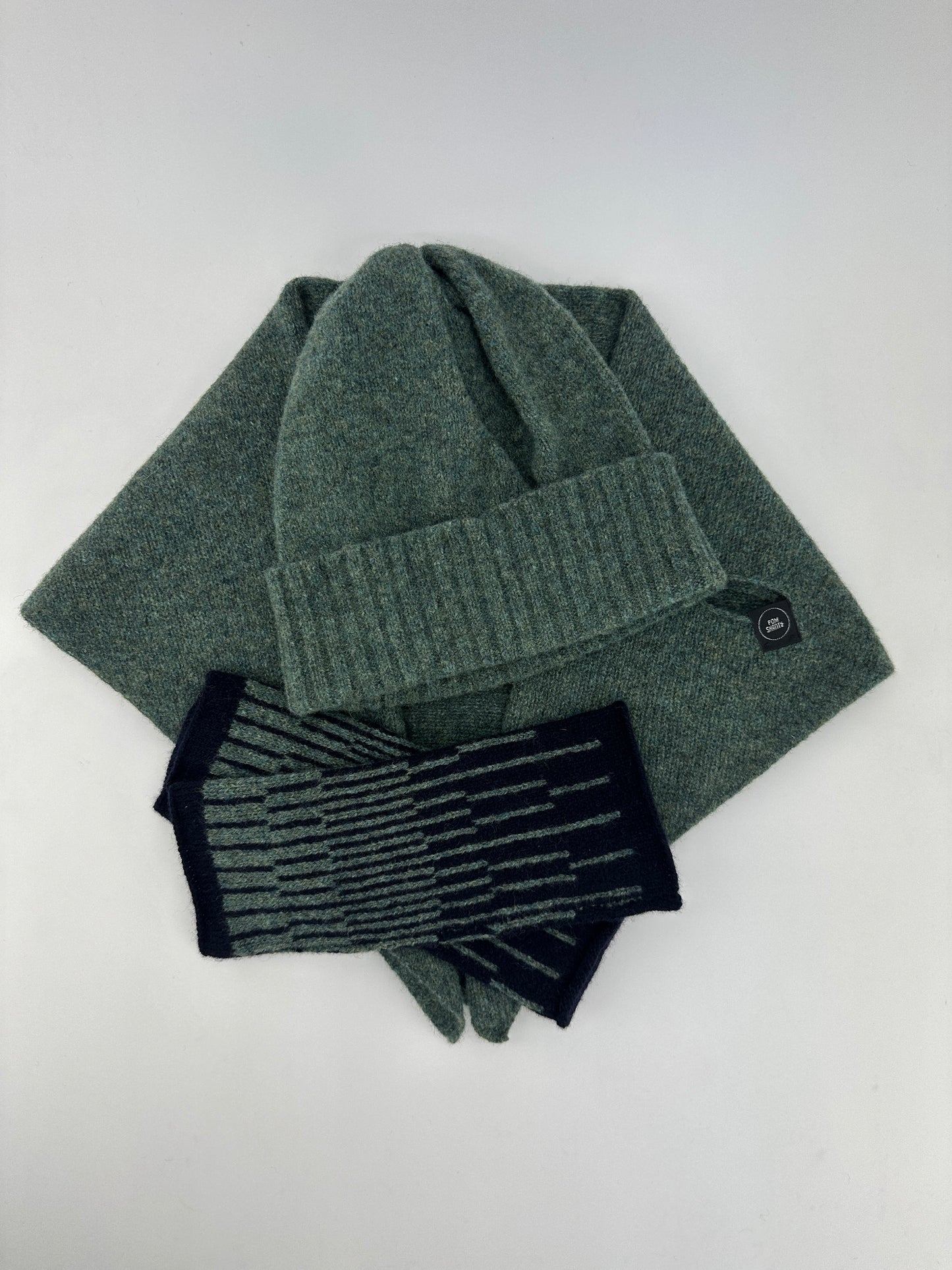 Peacock Green and Navy Blue Reverb Lambswool Wristies