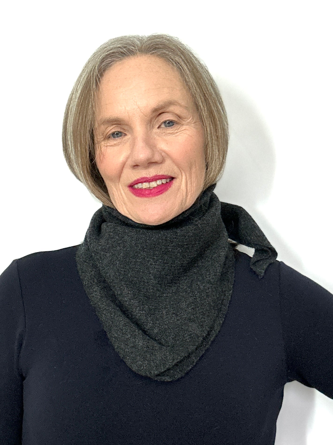 Charcoal Grey Lambswool Pull-Through Kerchief